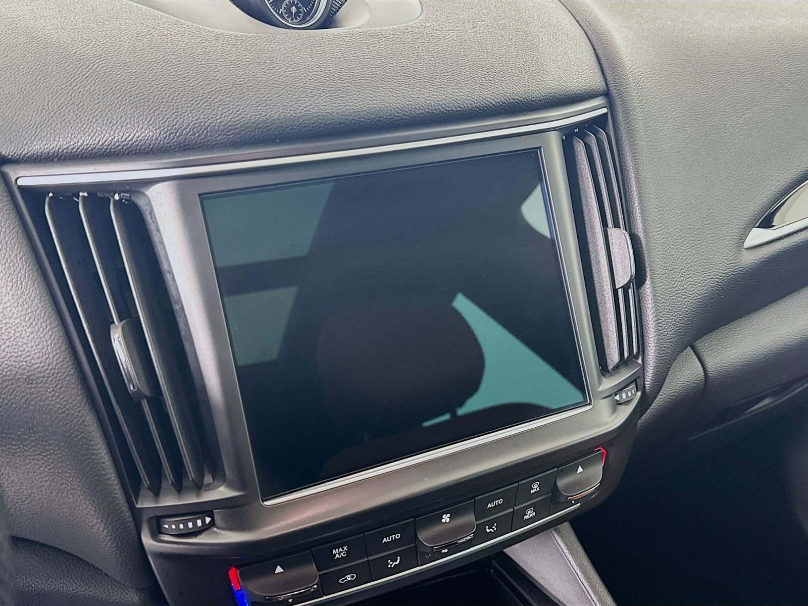 Used 2021 Maserati Levante image 13