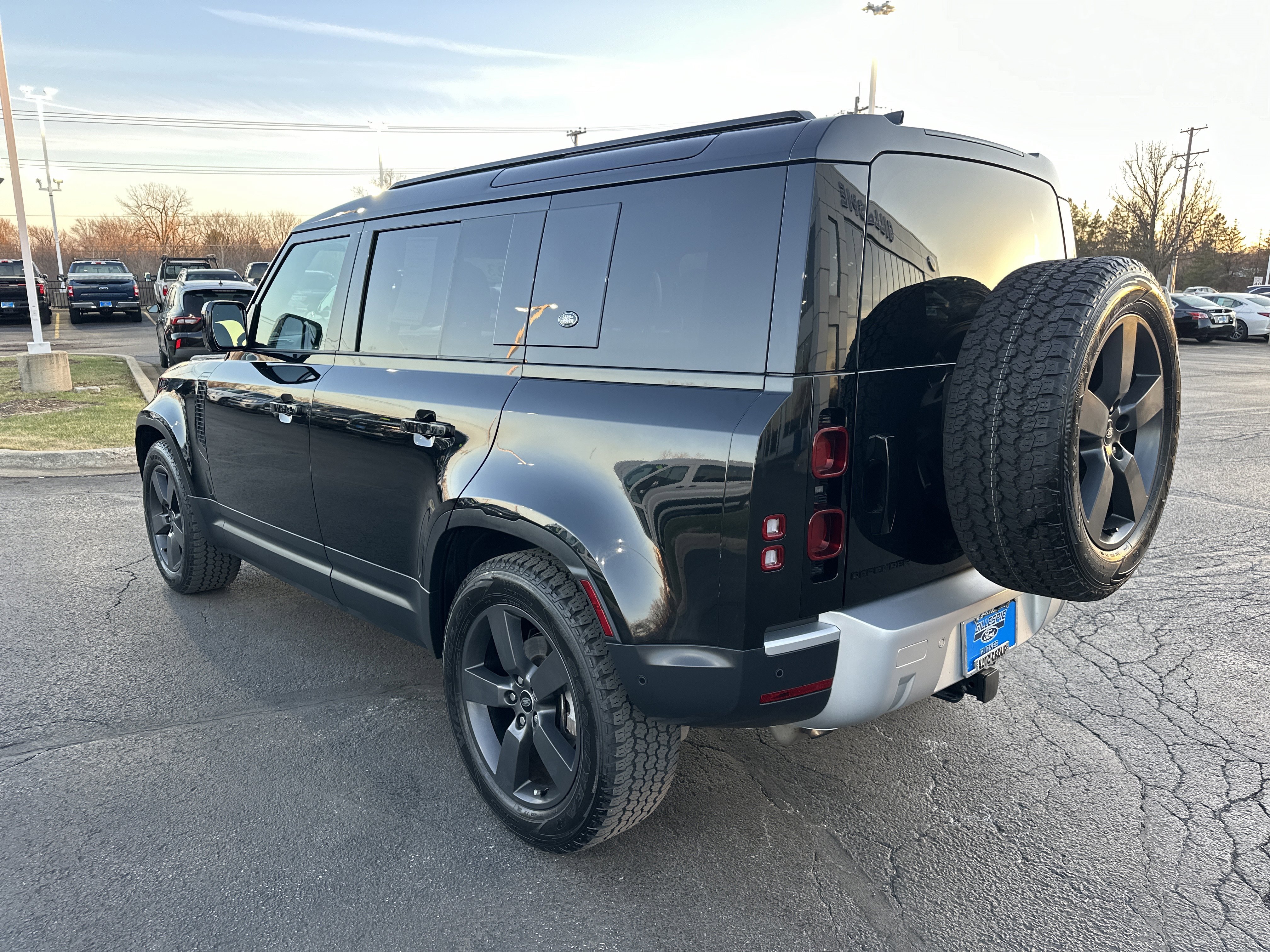 Used 2023 Land Rover Defender 110 S image 6