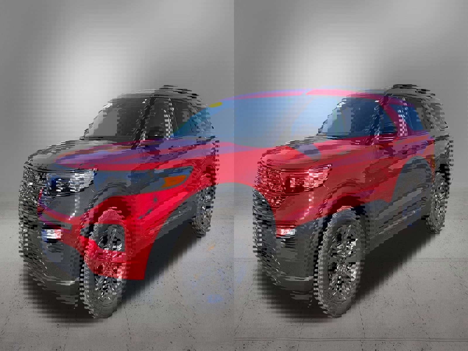 Used 2024 Ford Explorer XLT w/ Equipment Group 202A image 1