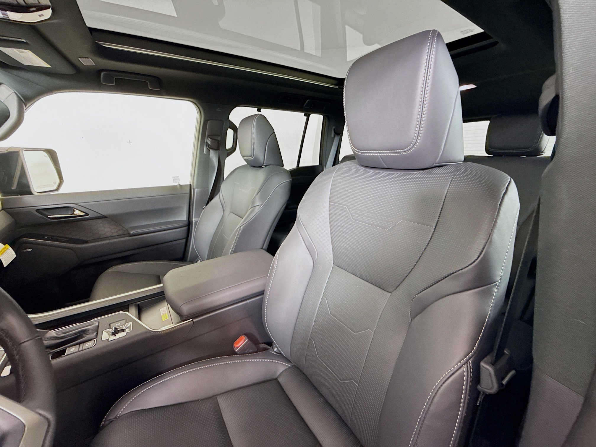 Certified 2025 Lexus GX 550 w/ Accessory Package (2T) image 11