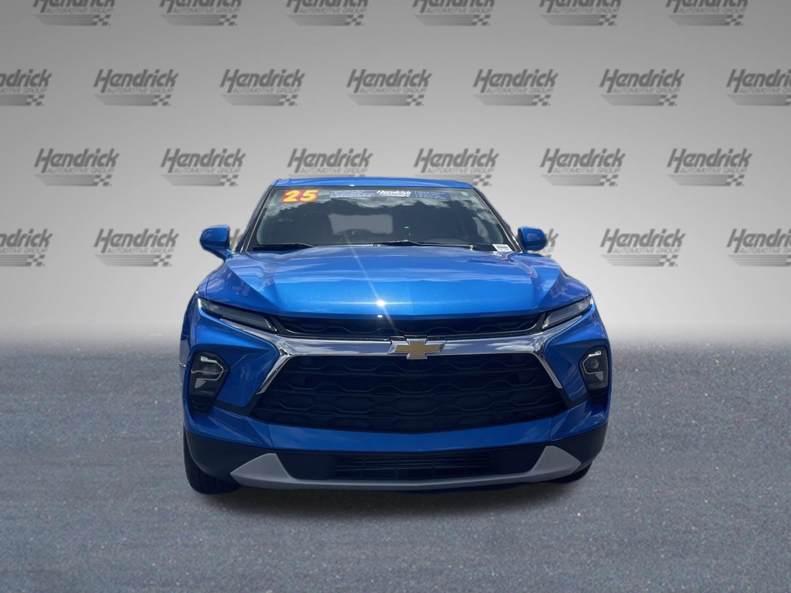 Used 2025 Chevrolet Blazer LT AWD/4WD image 3