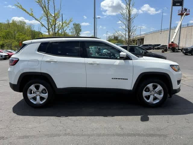 Used 2021 Jeep Compass Latitude w/ Driver Assistance Group AWD/4WD image 2