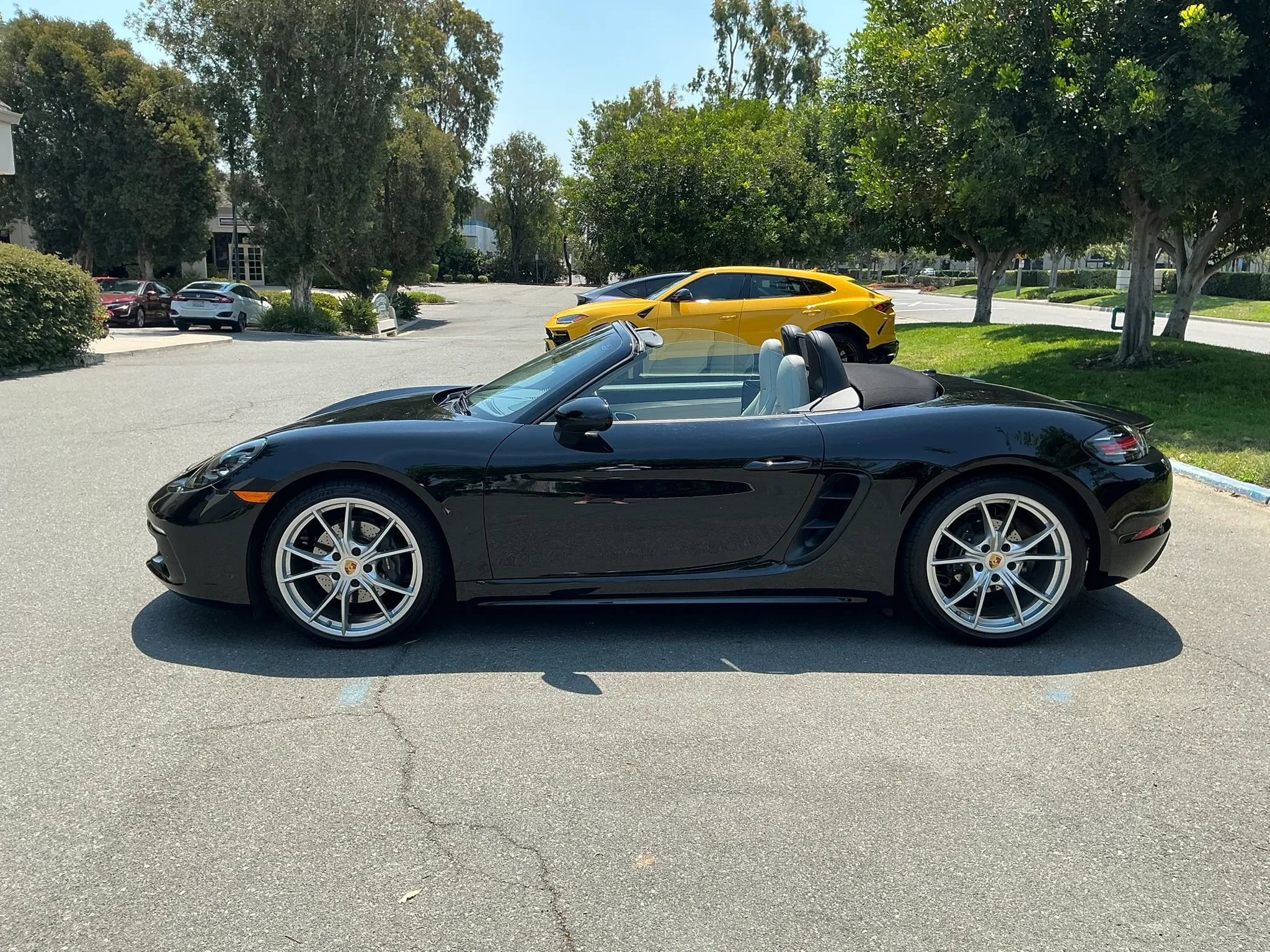 Used 2022 Porsche 718 Boxster image 2