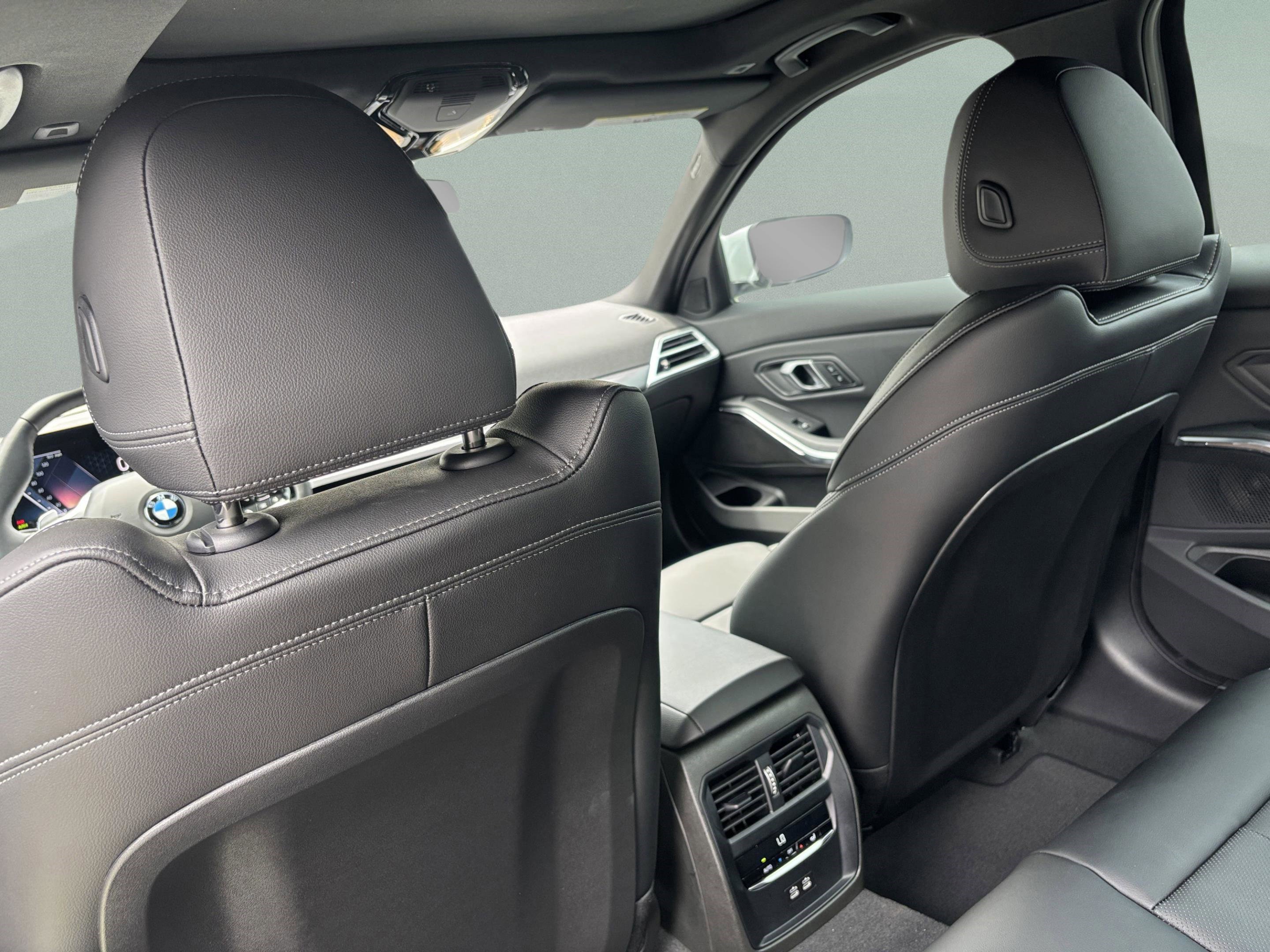 Used 2025 BMW 330i xDrive Sedan image 28