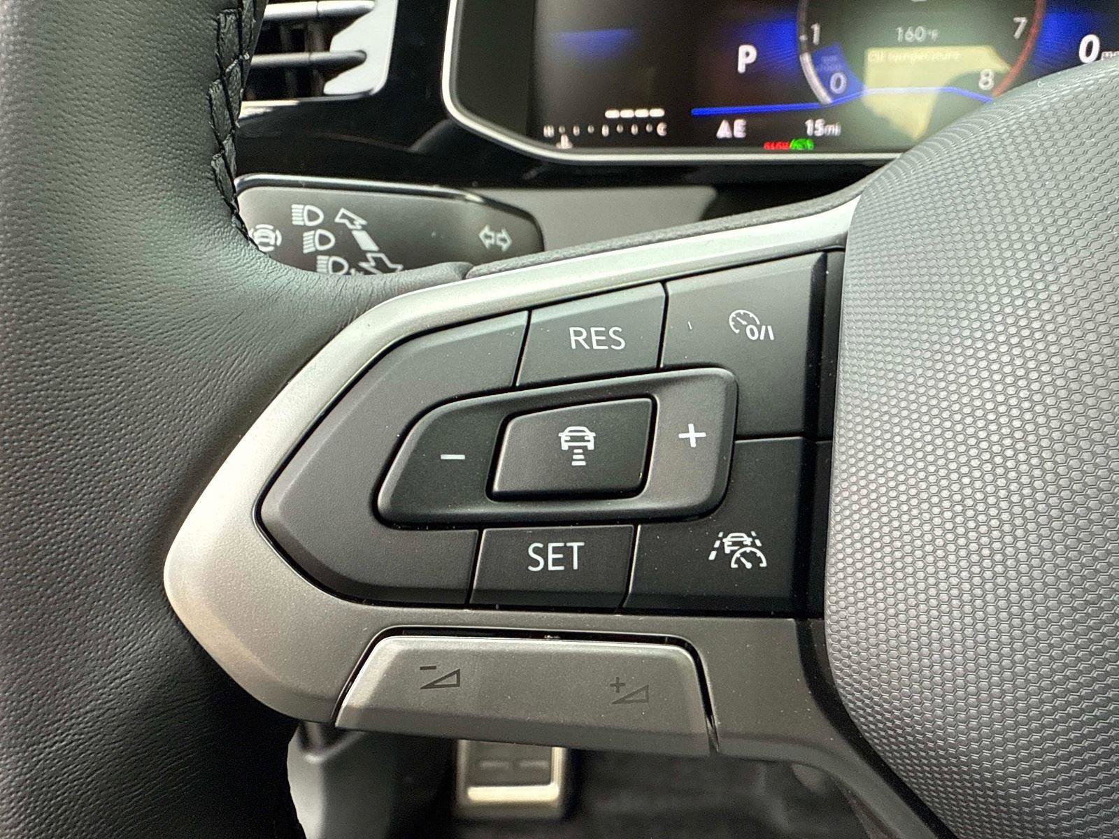 Used 2025 Volkswagen Jetta Sport image 28