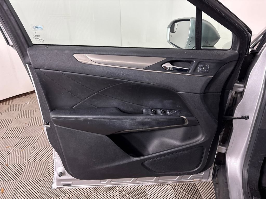 Used 2015 Lincoln MKC FWD image 23