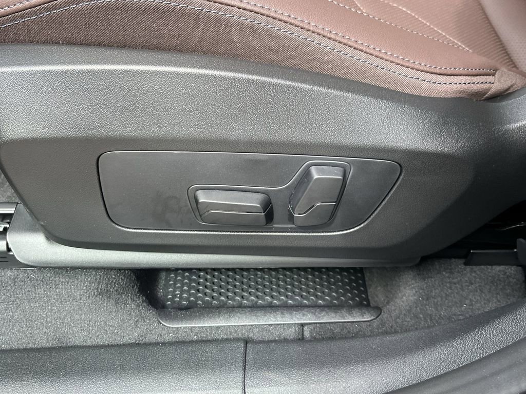 Used 2025 BMW X1 xDrive28i w/ Technology Package image 5