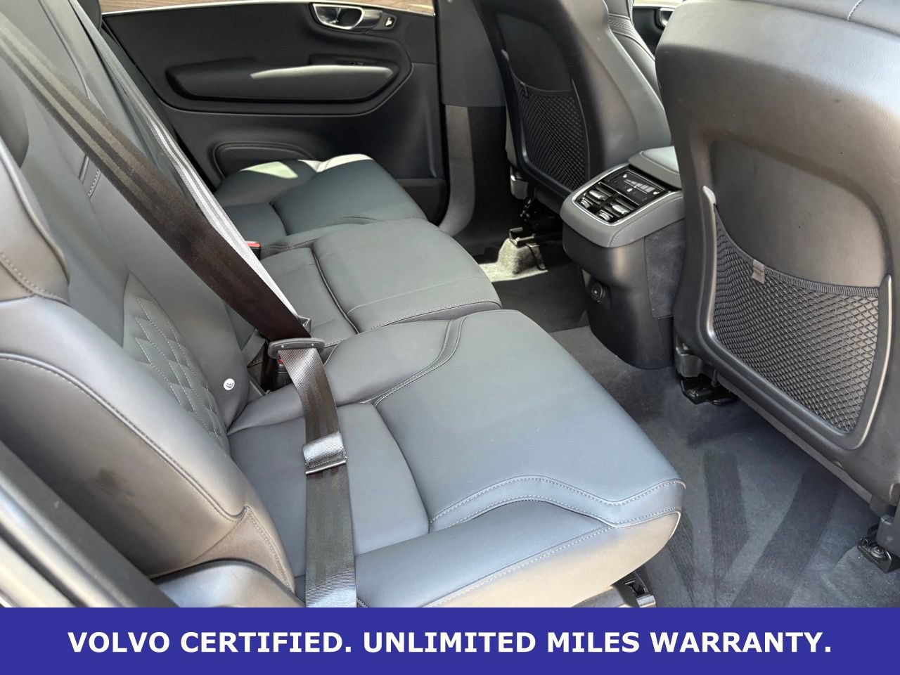 Certified 2025 Volvo XC90 B6 Plus AWD/4WD image 32