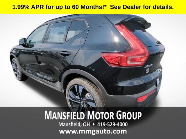 New 2026 Volvo XC40 B5 Plus w/ Protection Package Premier AWD/4WD image 4