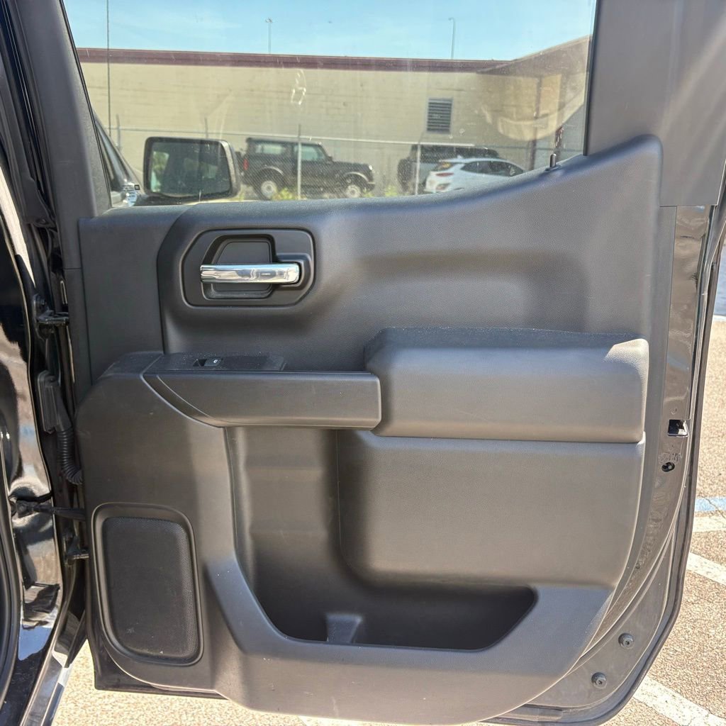 Used 2020 Chevrolet Silverado 1500 Custom w/ Custom Value Package image 16
