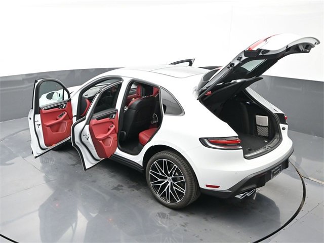 New 2026 Porsche Macan image 28