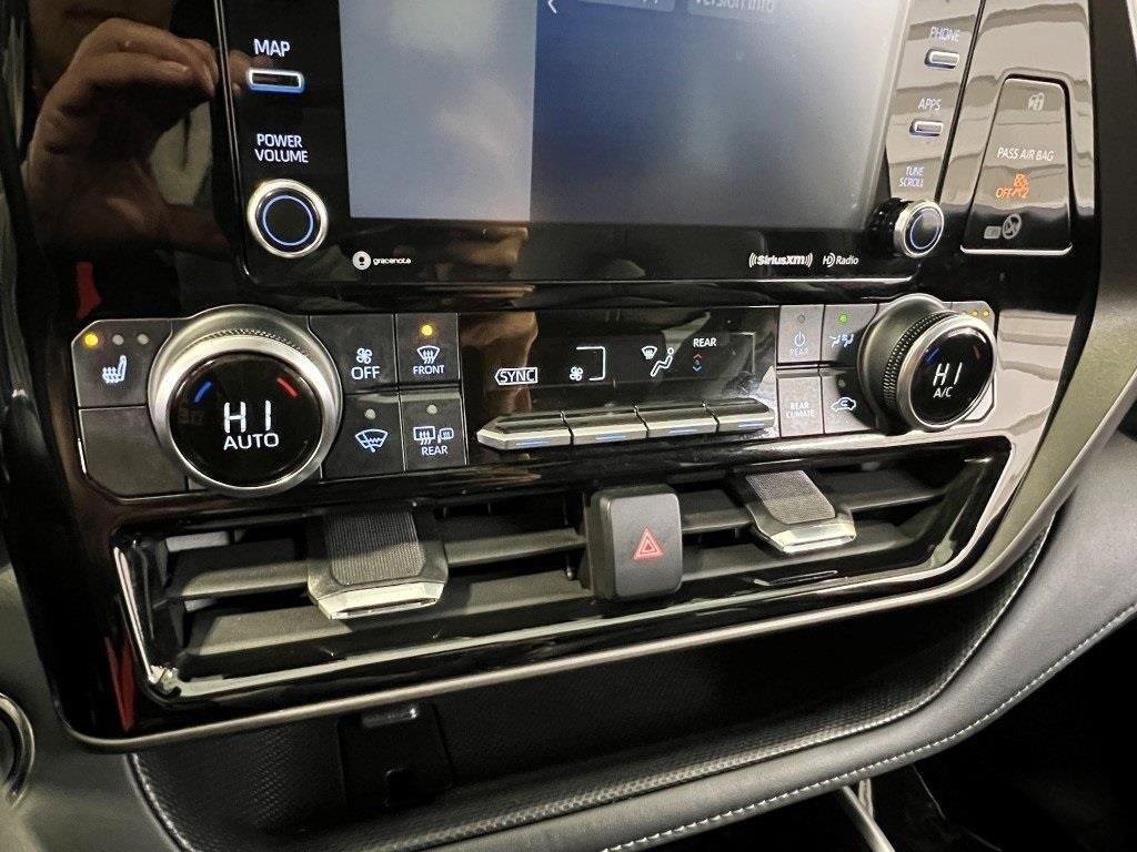 Used 2022 Toyota Highlander XLE image 45