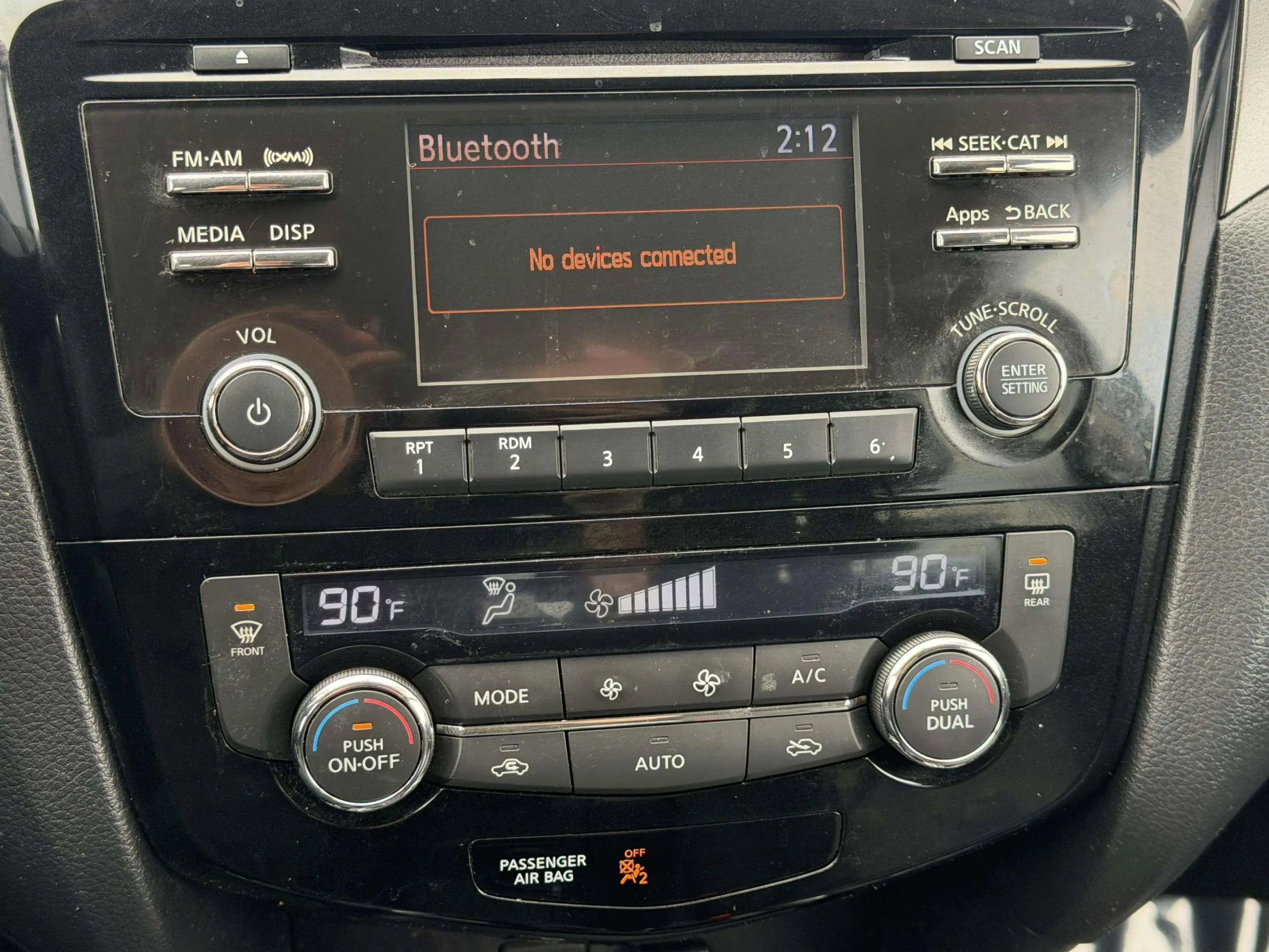 Used 2015 Nissan Rogue SV AWD/4WD image 16