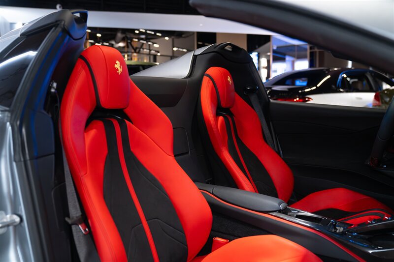 Used 2023 Ferrari 812 GTS RWD image 15