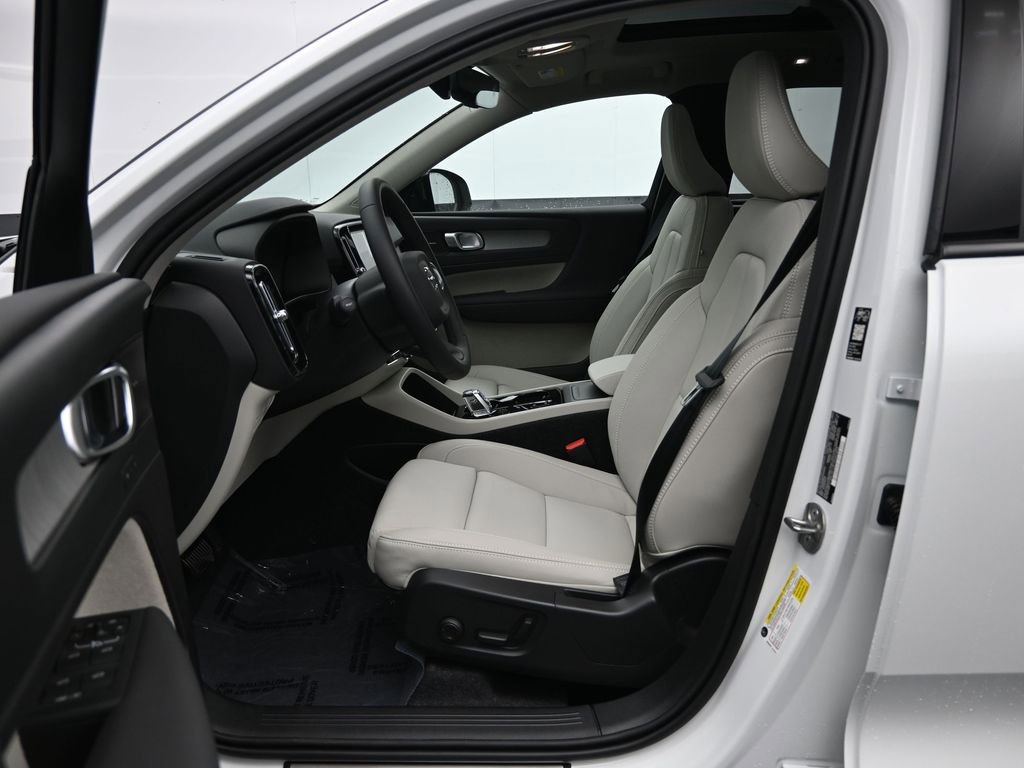 New 2026 Volvo XC40 B5 Ultra w/ Climate Package AWD/4WD image 22