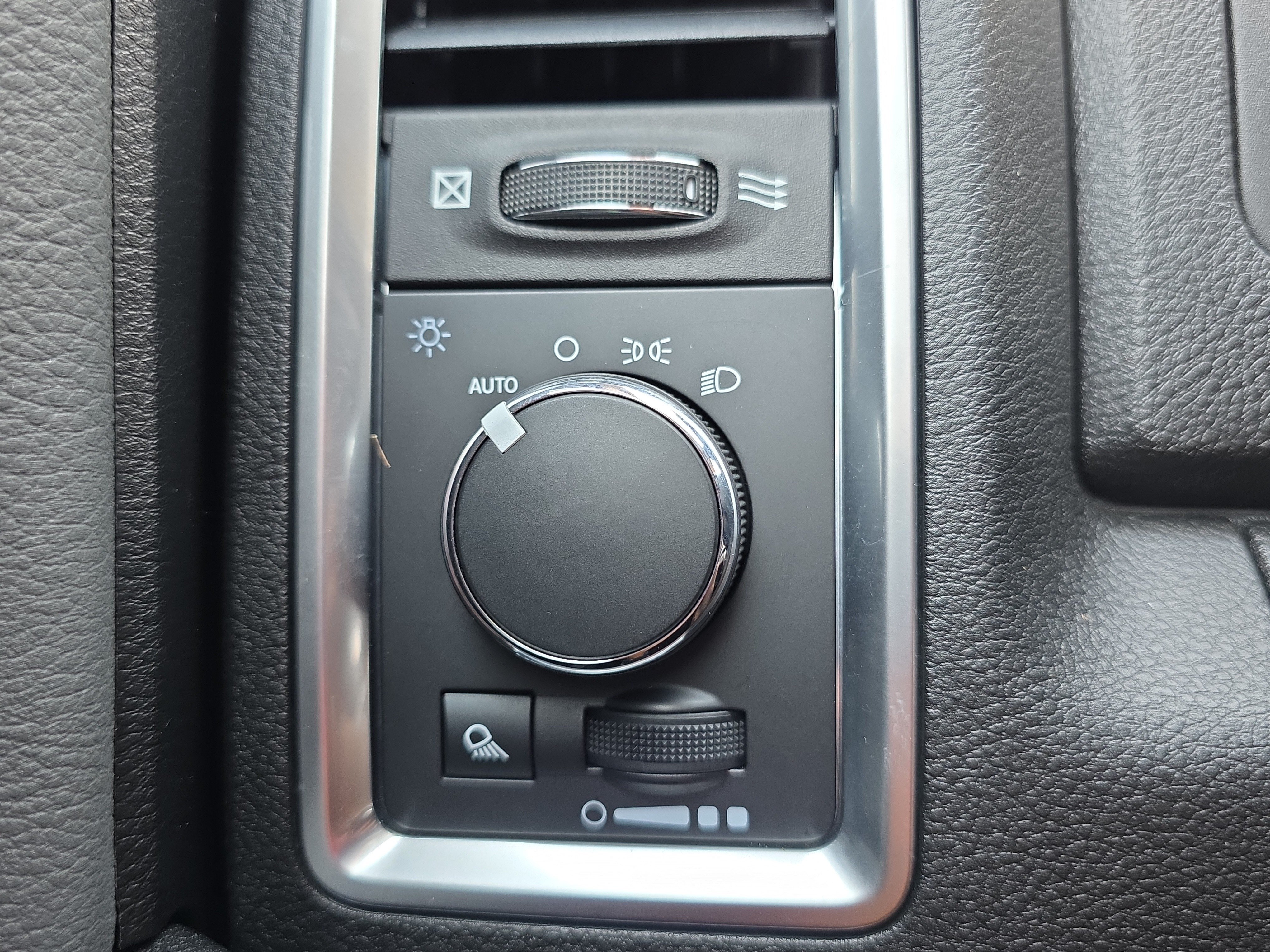 Used 2023 RAM 1500 Classic SLT w/ Trailer & Traction Group AWD/4WD image 18