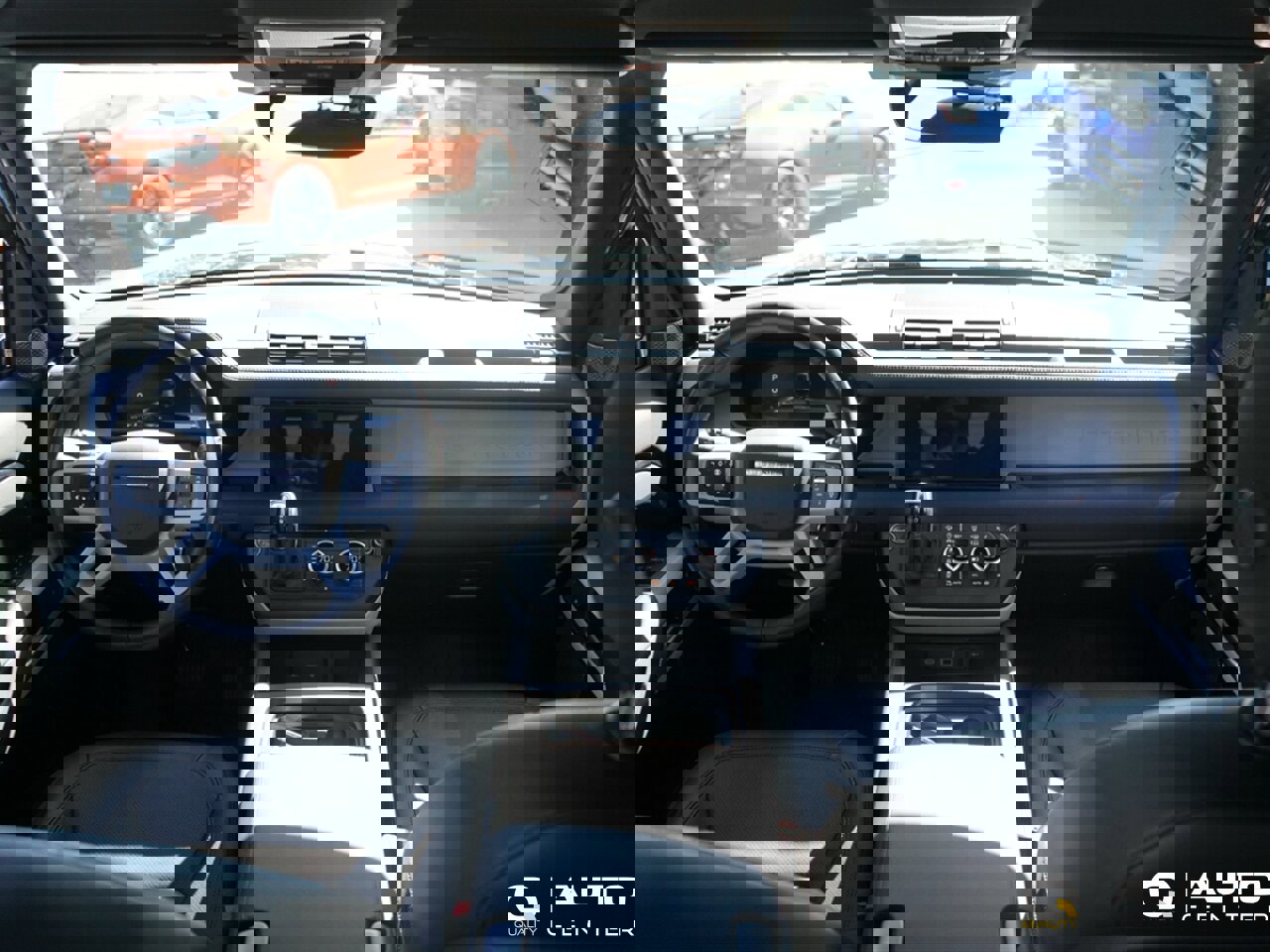 Used 2024 Land Rover Defender 110 S image 17