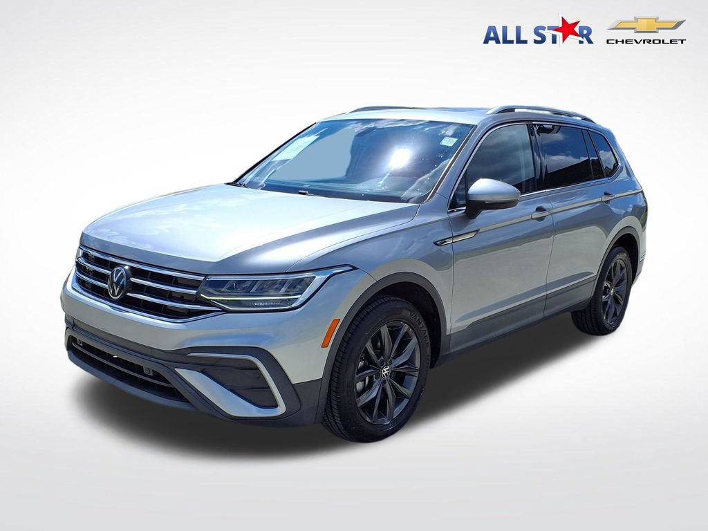 Used 2022 Volkswagen Tiguan SE w/ Panoramic Sunroof Package