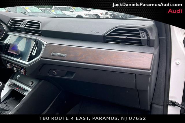 Used 2019 Audi Q3 2.0T Premium Plus w/ Premium Plus Package AWD/4WD image 13