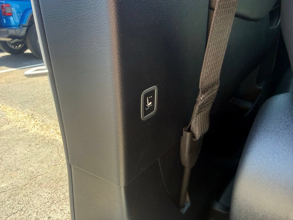 New 2027 Chrysler Pacifica Select w/ Family Tech Group FWD image 37
