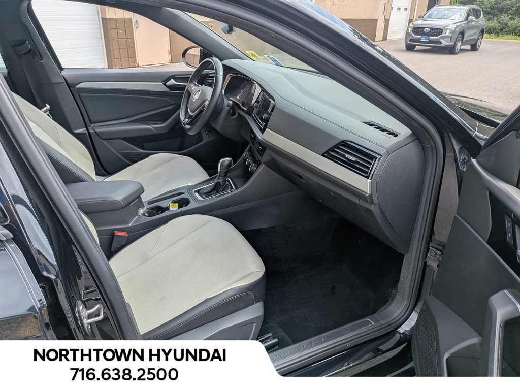 Used 2020 Volkswagen Jetta R-Line FWD image 32