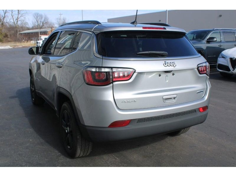 Used 2022 Jeep Compass Latitude image 6
