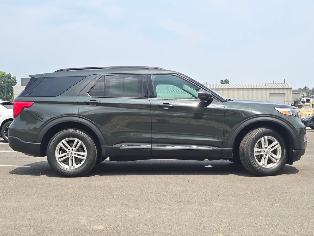 Used 2023 Ford Explorer XLT AWD/4WD image 27