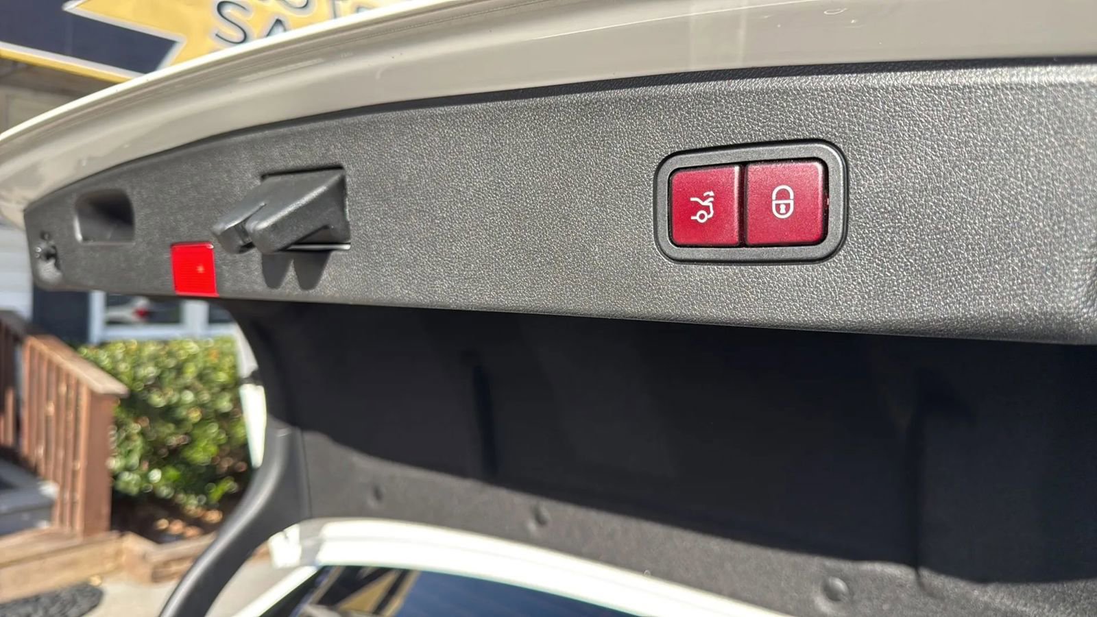 Used 2015 Mercedes-Benz E 350 Sedan image 17