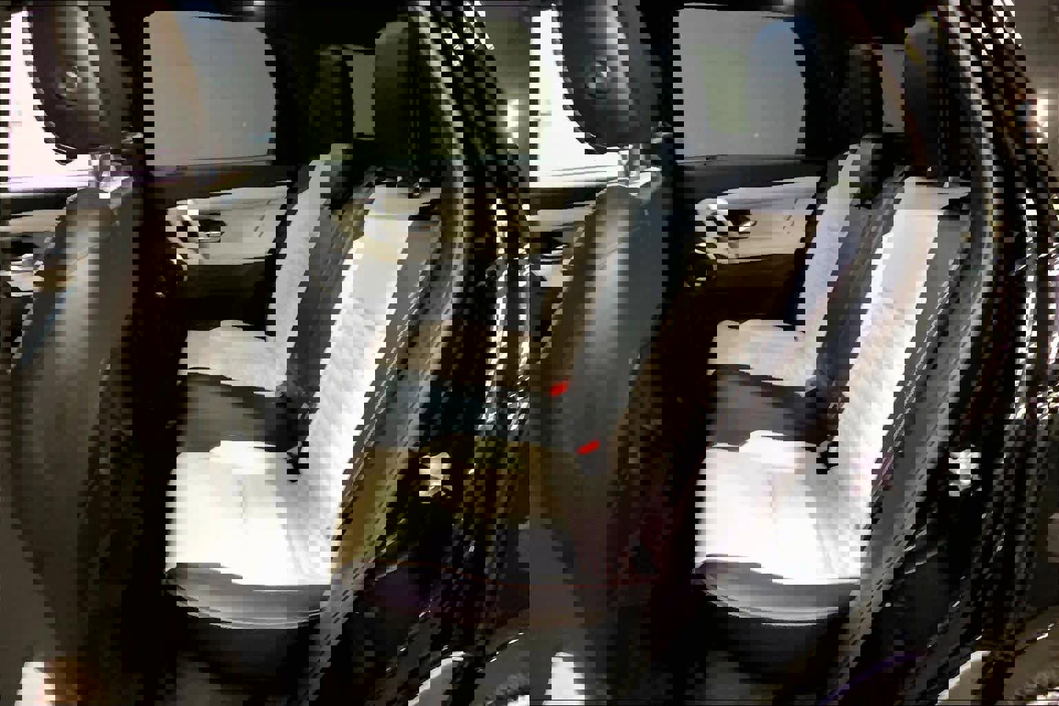 Used 2024 Land Rover Discovery Sport Dynamic SE image 21