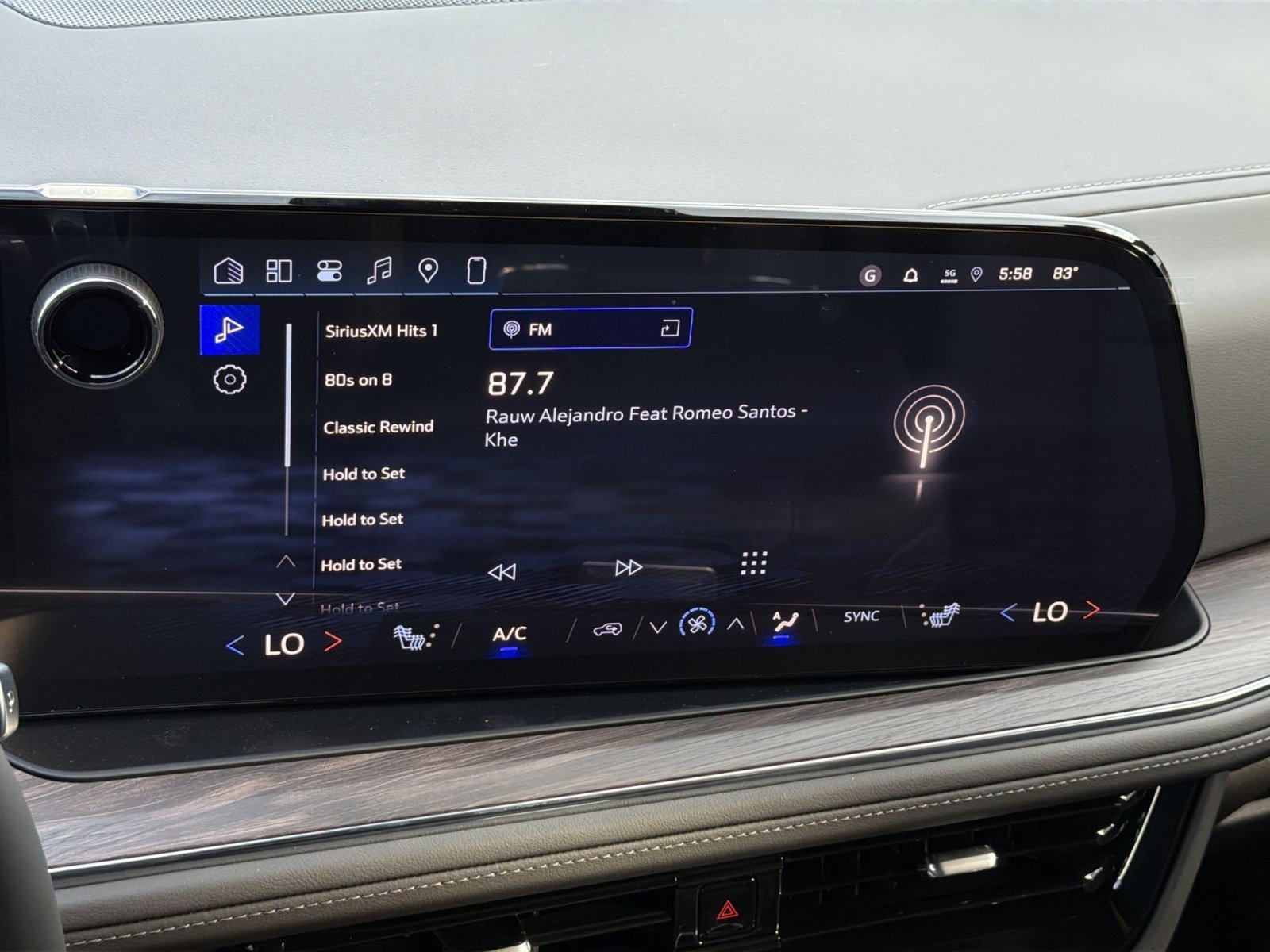 New 2026 Chevrolet Suburban LT w/ Advanced Technology Package AWD/4WD image 18