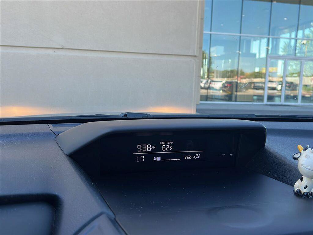 Used 2023 Subaru Crosstrek 2.0i Premium AWD/4WD image 5