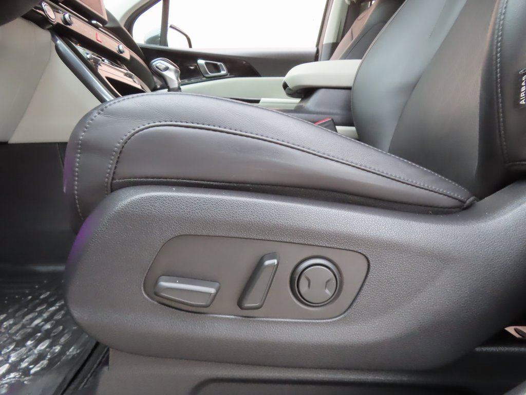 Certified 2024 Kia Carnival EX image 8