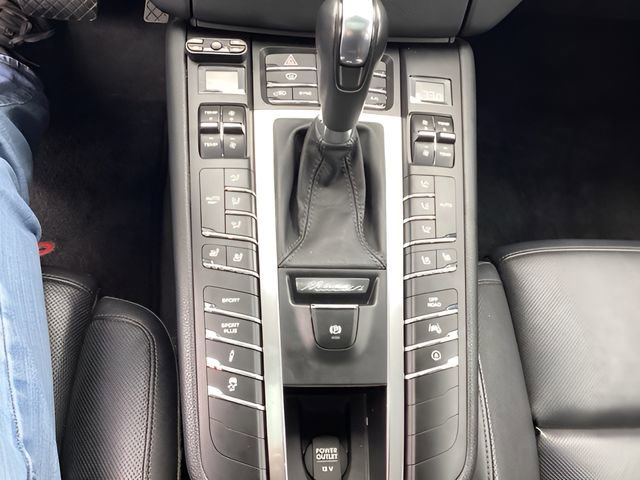 Used 2016 Porsche Macan Turbo w/ Premium Package Plus image 24
