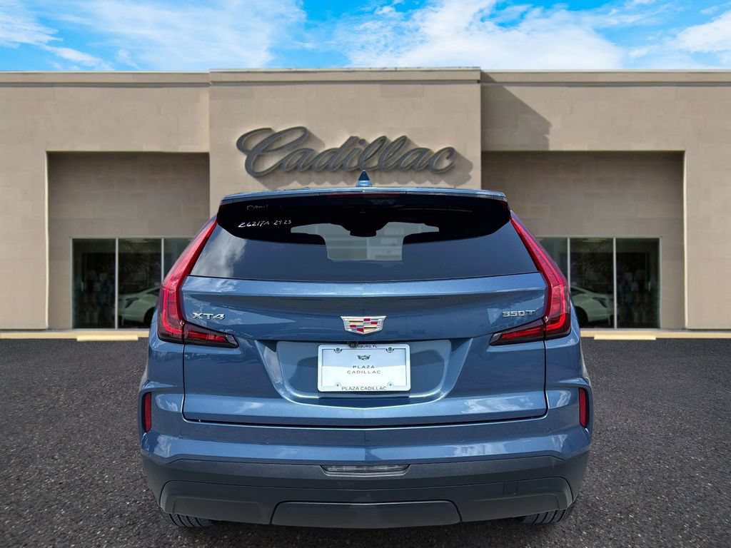 Certified 2024 Cadillac XT4 Luxury w/ Cold Weather Package FWD image 4