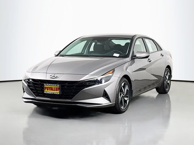 Used 2023 Hyundai Elantra SEL w/ Convenience Package FWD image 3