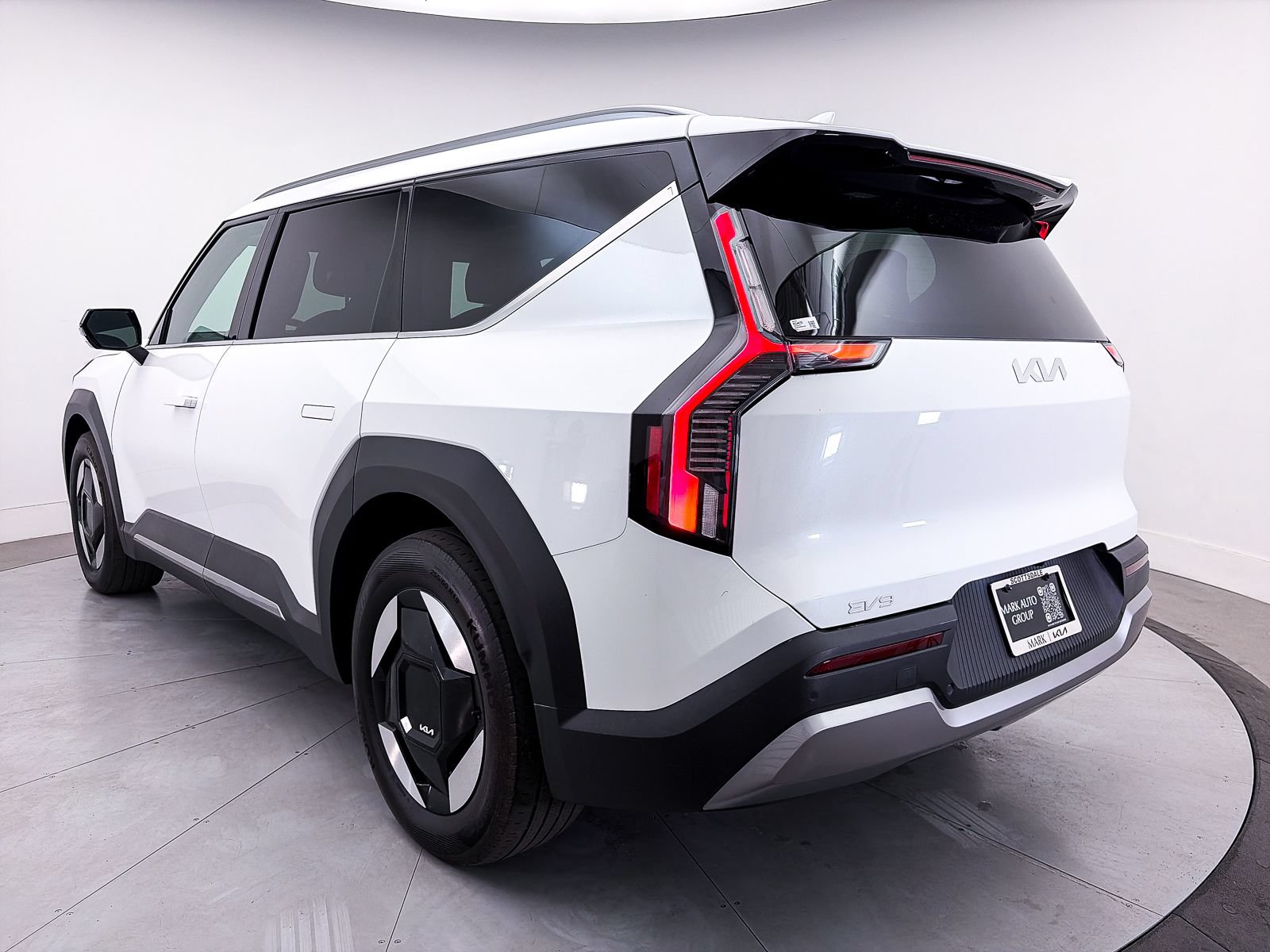 Certified 2024 Kia EV9 Wind AWD/4WD image 15