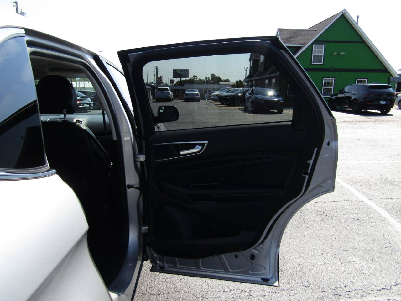 Used 2016 Ford Edge Titanium w/ Technology Package FWD image 21