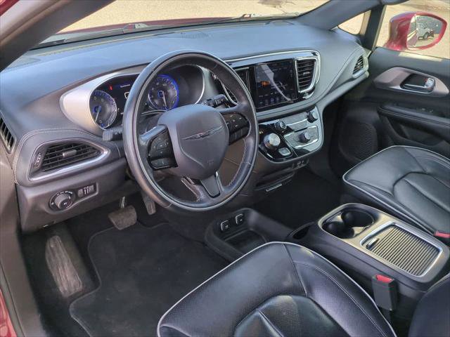 Certified 2019 Chrysler Pacifica Limited w/ S Appearance Package FWD image 10