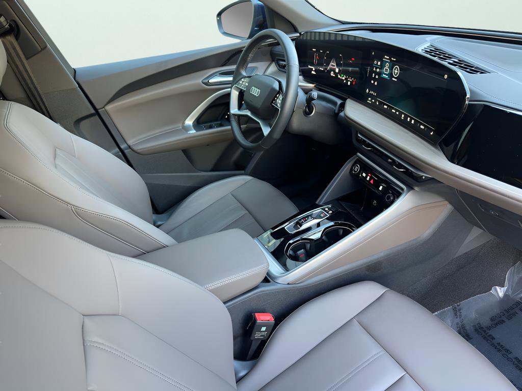 Used 2025 Audi Q5 Premium w/ Convenience Package image 29