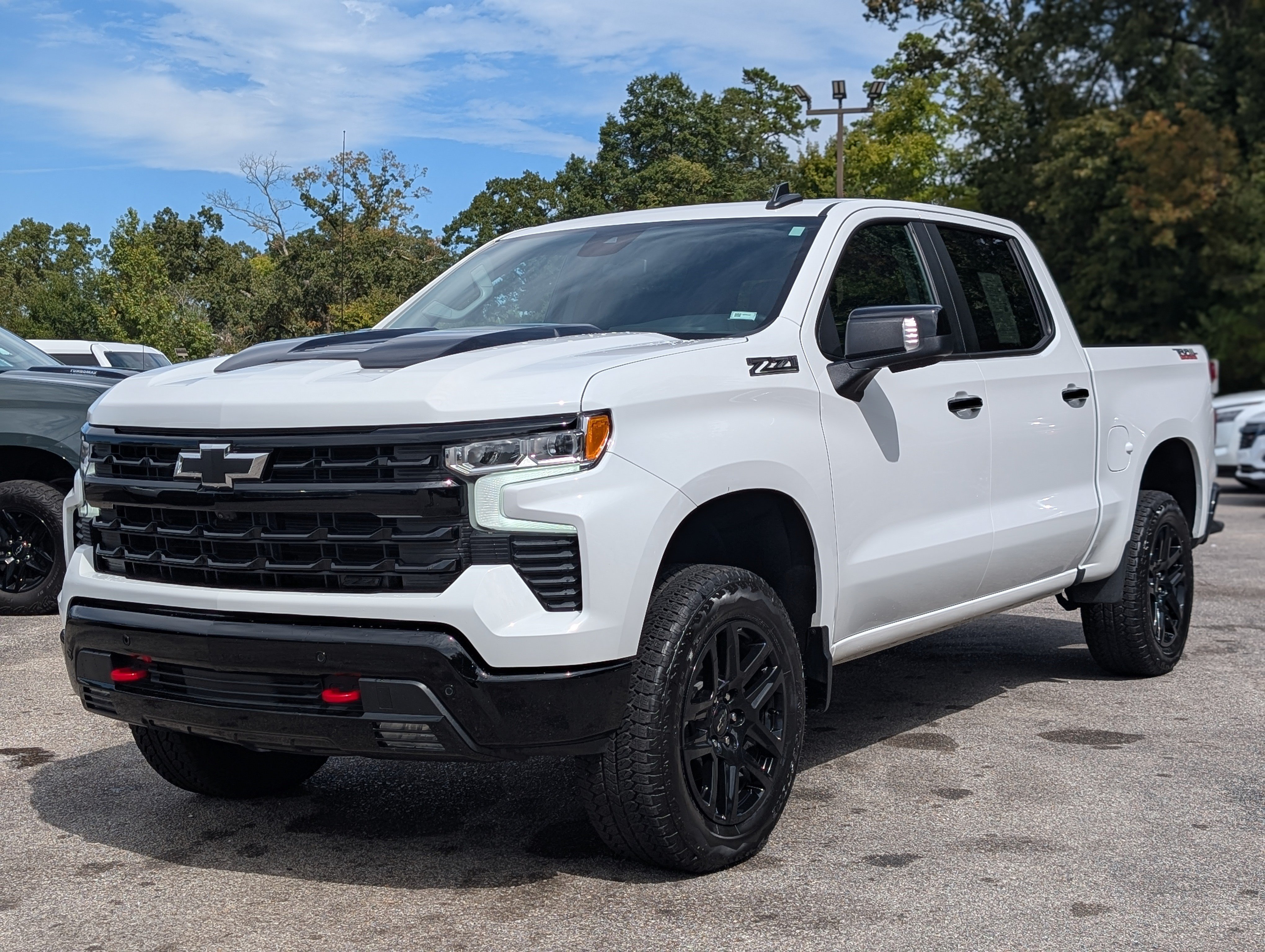 Used 2026 Chevrolet Silverado 1500 LT Trail Boss w/ LT Trail Boss Premium Package AWD/4WD image 5