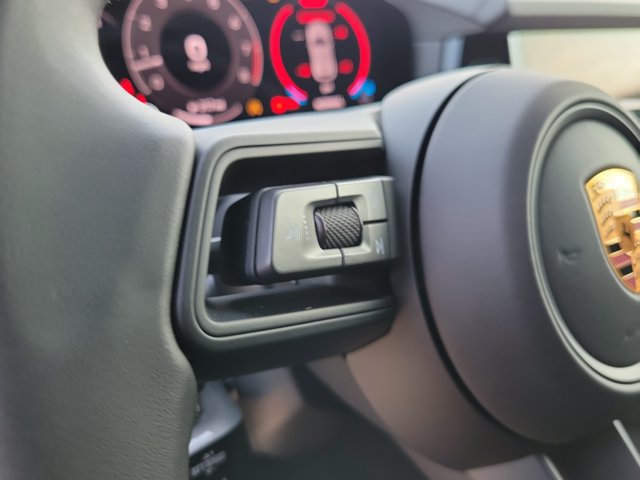 Certified 2025 Porsche Cayenne S AWD/4WD image 30