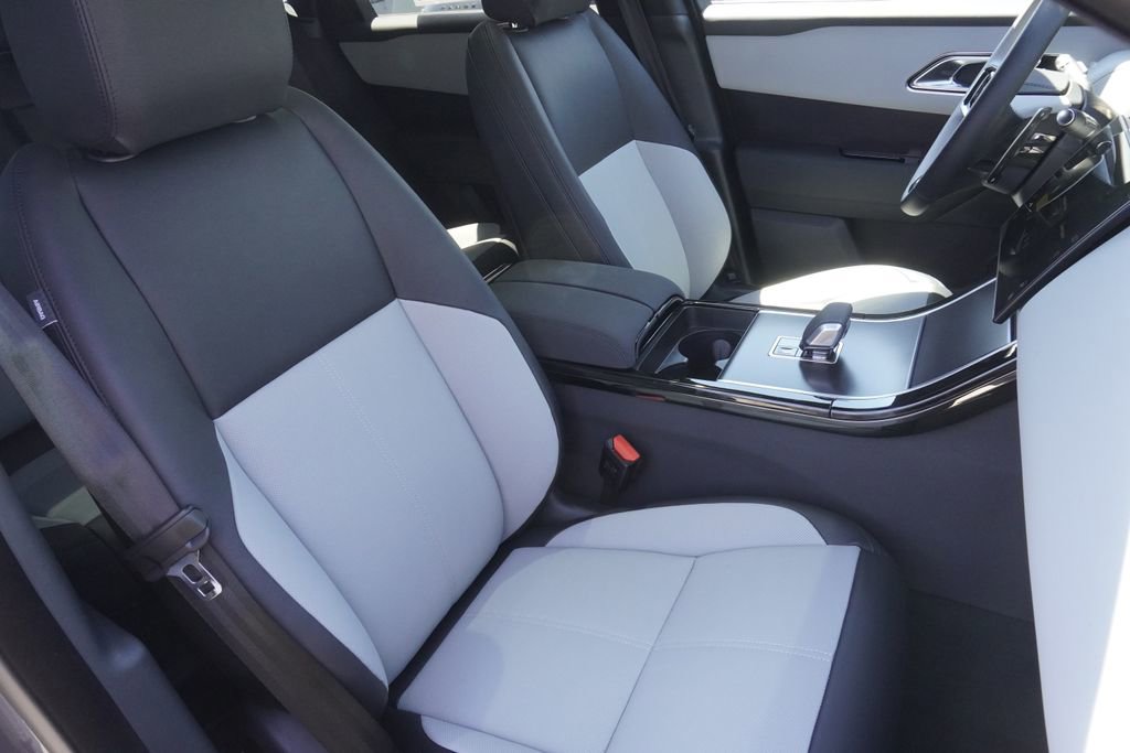 New 2026 Land Rover Range Rover Velar Dynamic SE image 24