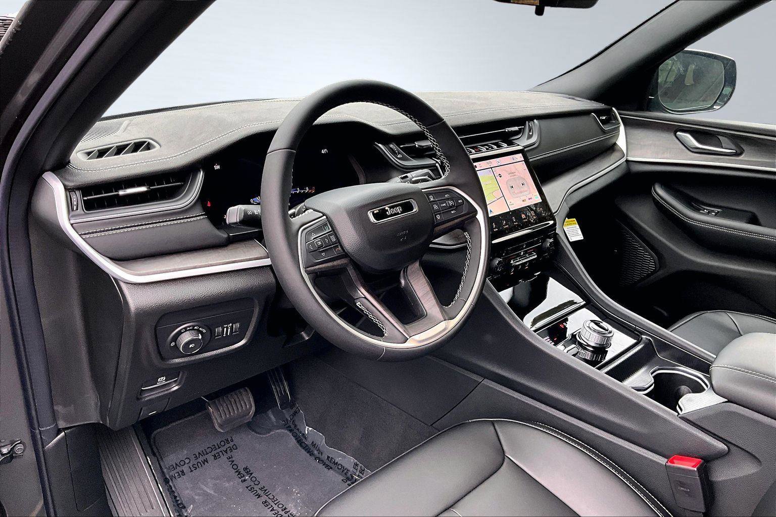 New 2025 Jeep Grand Cherokee Limited w/ Trailer Tow Package image 7