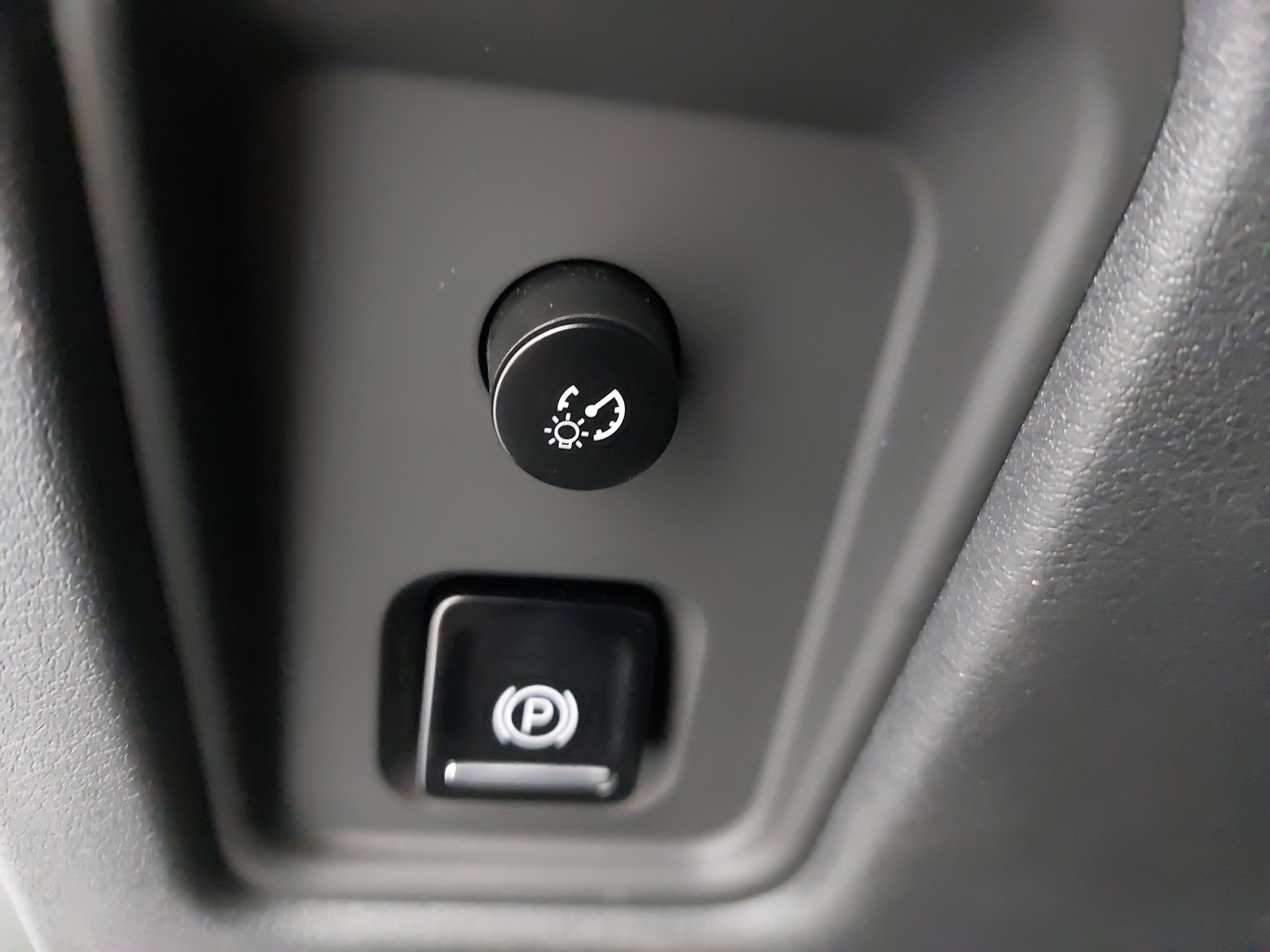 Used 2024 Chevrolet Corvette Stingray w/ Battery Protection Package image 24