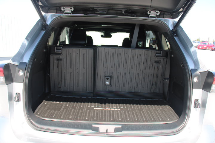Used 2022 Toyota Highlander XSE AWD/4WD image 15