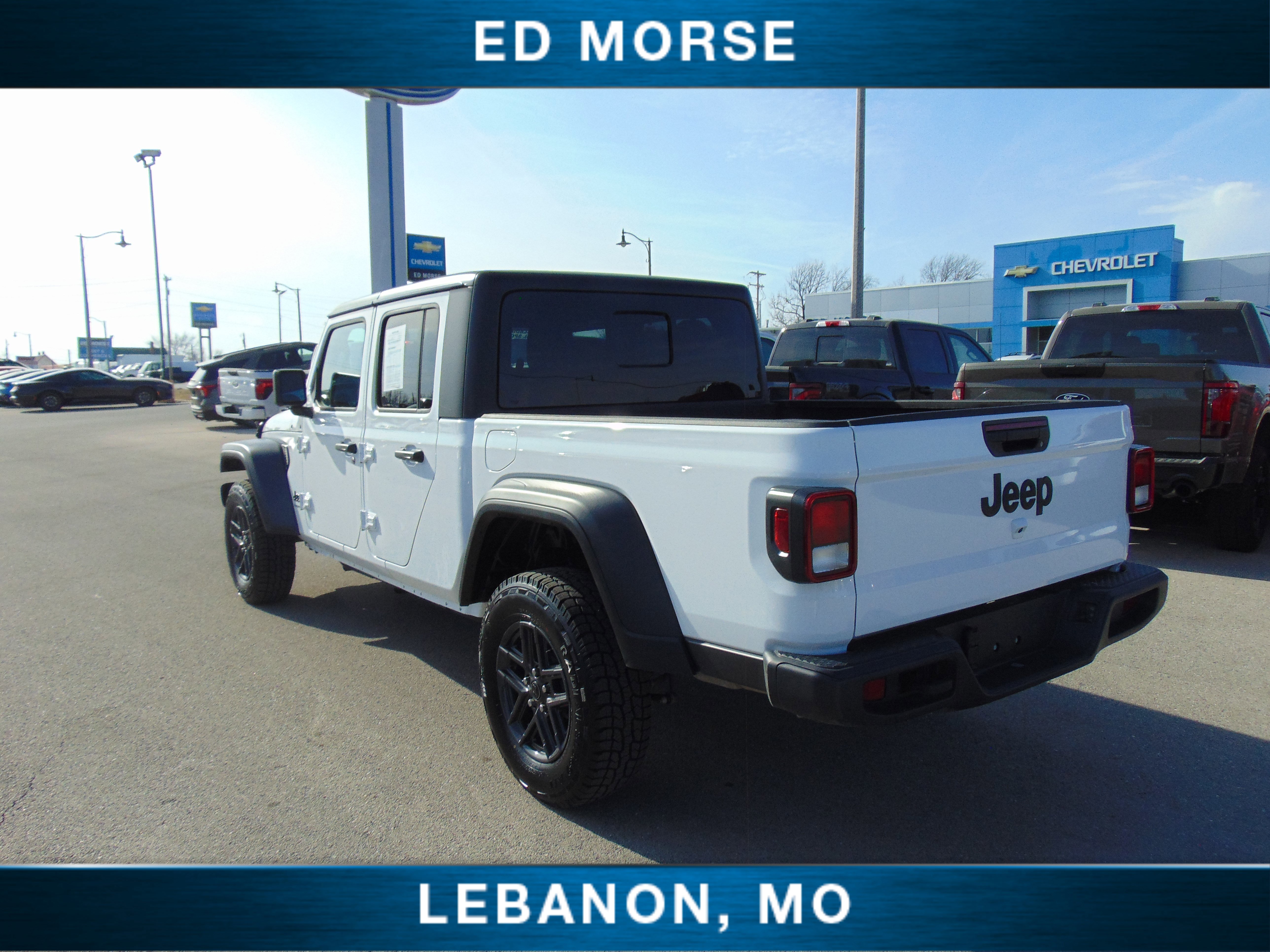 Used 2025 Jeep Gladiator Sport image 8