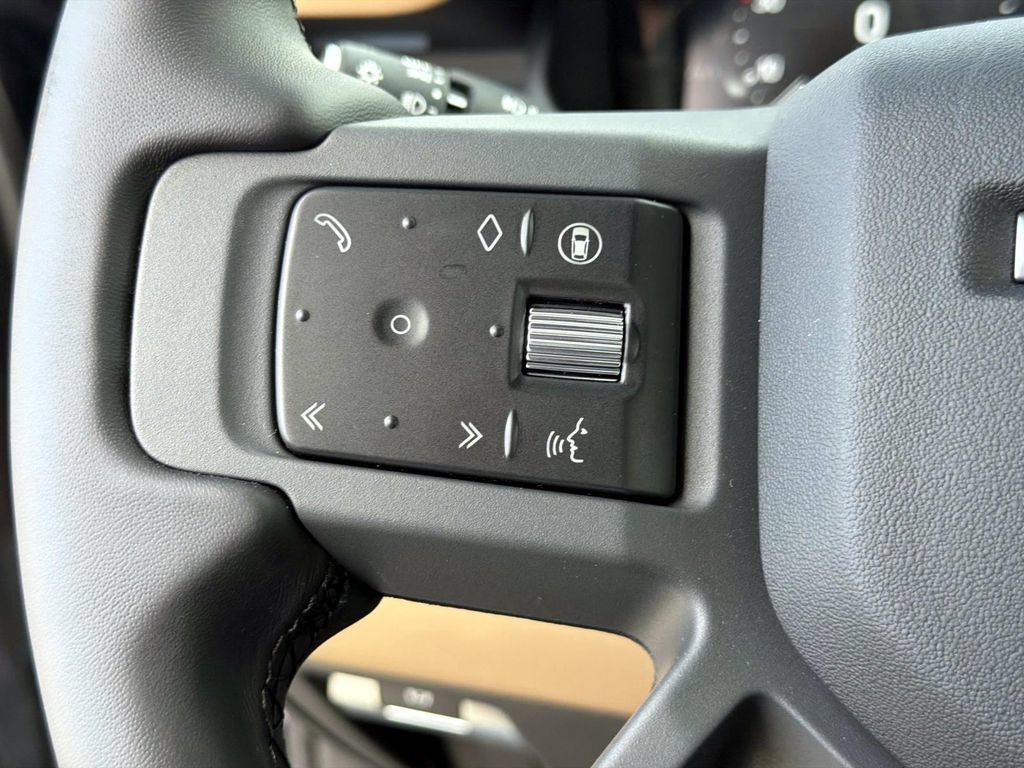 New 2026 Land Rover Defender 110 X-Dynamic SE AWD/4WD image 31