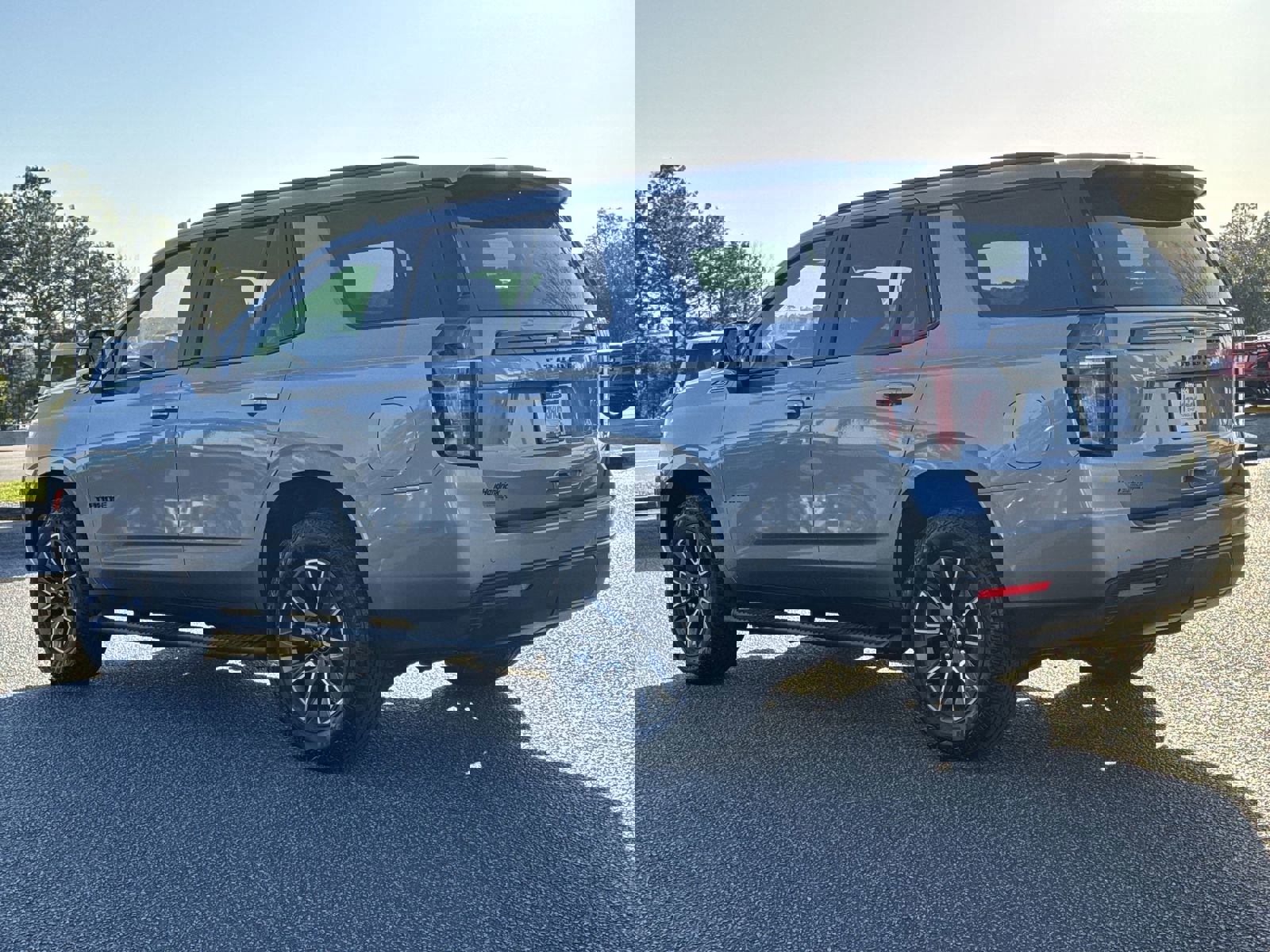 Used 2023 Chevrolet Tahoe Z71 w/ Luxury Package AWD/4WD image 8