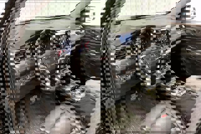 Certified 2023 GMC Acadia SLT w/ Technology Package image 16