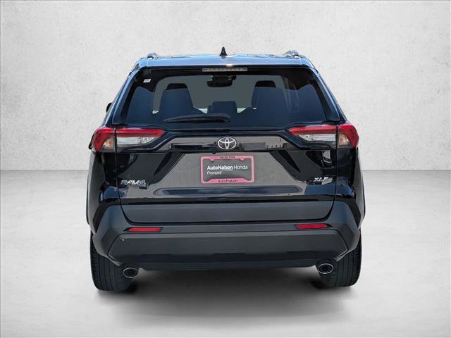 Used 2020 Toyota RAV4 XLE Premium image 7
